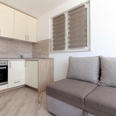 Villa Raguz Sa Privatnom Plazom I Garazom Неум Екстериор снимка