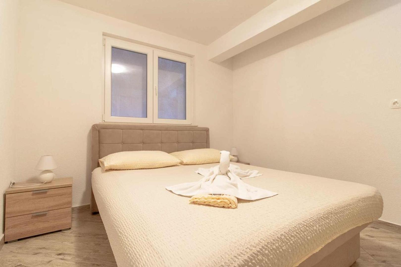 Villa Raguz Sa Privatnom Plazom I Garazom Неум Екстериор снимка