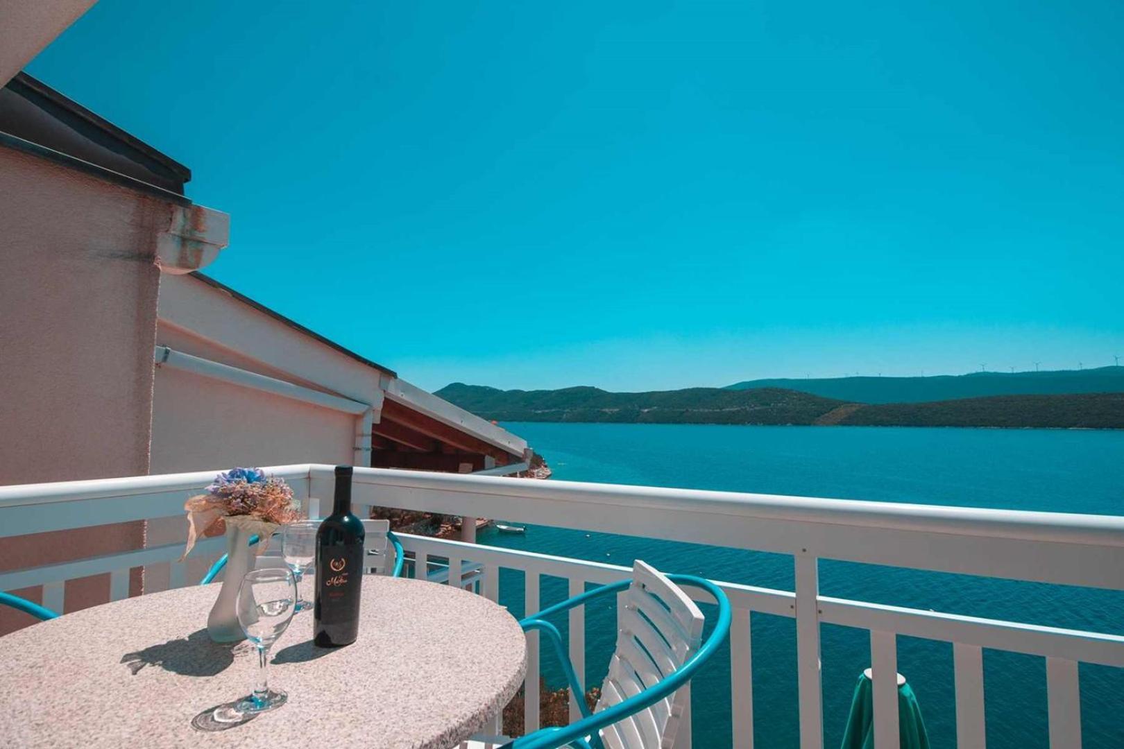 Villa Raguz Sa Privatnom Plazom I Garazom Неум Екстериор снимка