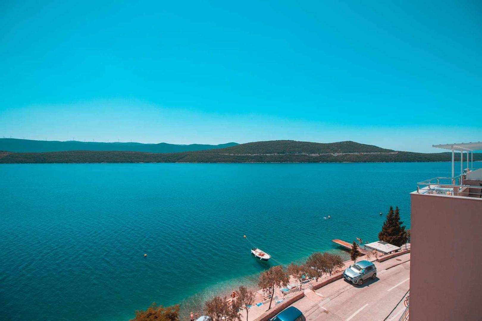 Villa Raguz Sa Privatnom Plazom I Garazom Неум Екстериор снимка