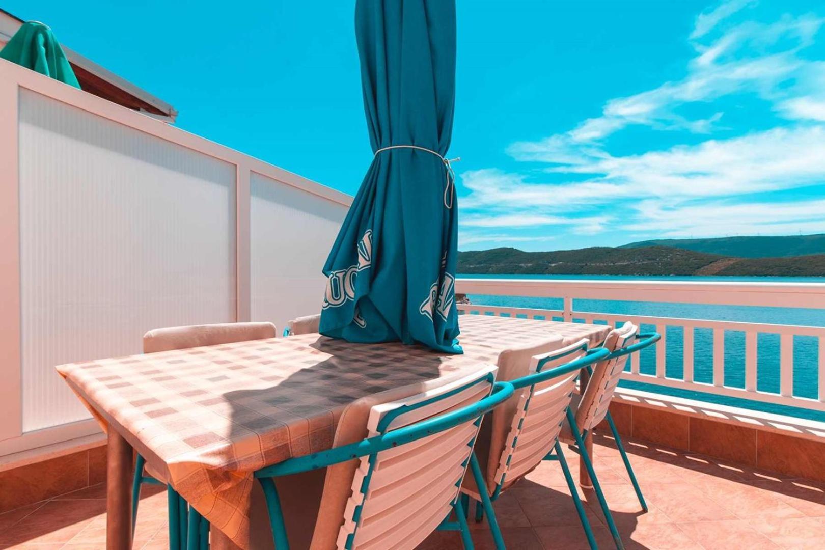 Villa Raguz Sa Privatnom Plazom I Garazom Неум Екстериор снимка