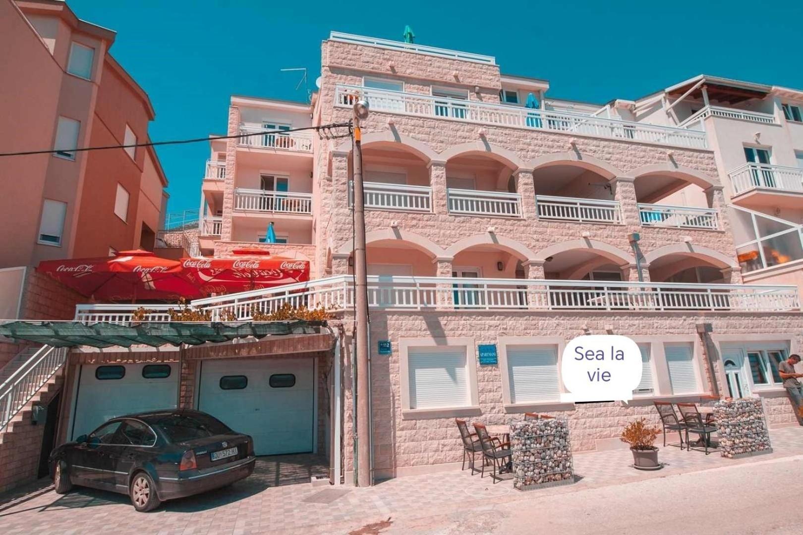 Villa Raguz Sa Privatnom Plazom I Garazom Неум Екстериор снимка